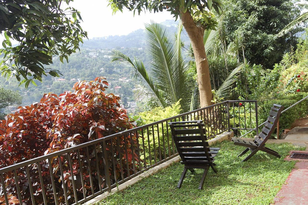Evergreen Kandy Exterior photo