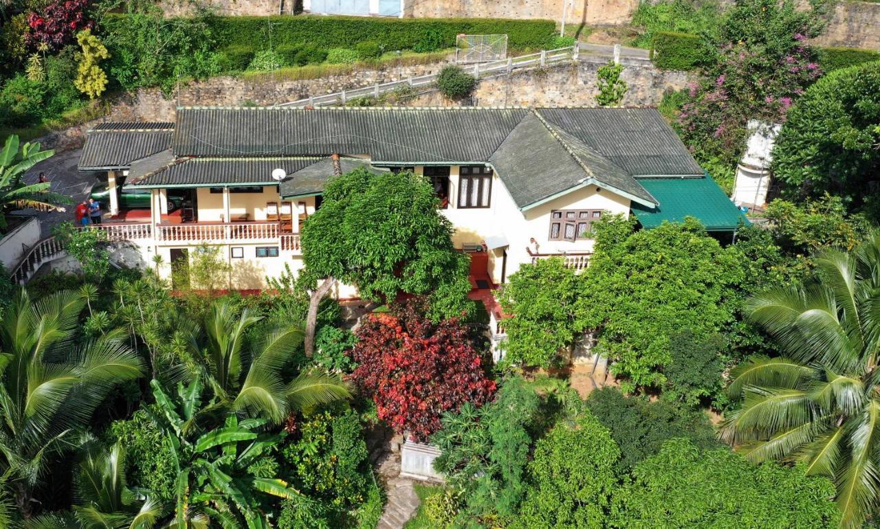 Evergreen Kandy Exterior photo